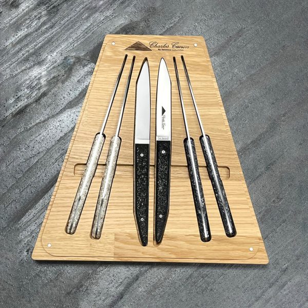 6 couteaux de table avec un mélange de finition